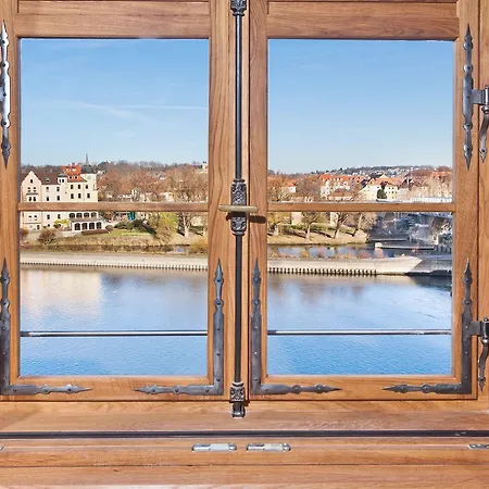 David An Der Donau Отель 4*